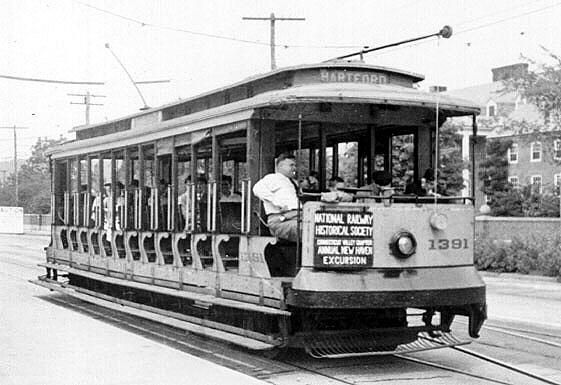 Yellow trolley 1391 historic photo