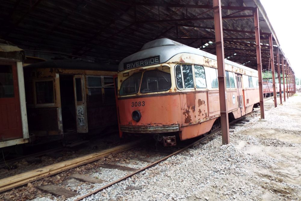Orange trolley 3083