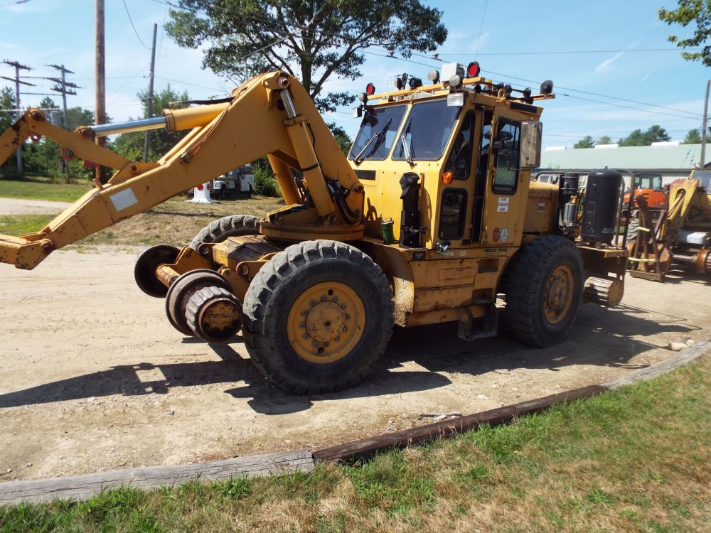 Pettibone Hi-rail crane with coupler